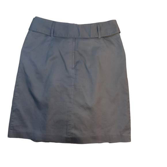 Stylish Black Pleated Skirt with Belt - Picture 3 of 7